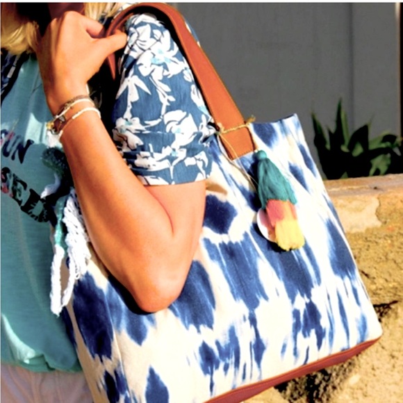 Lu + Elle Handbags - NWT Lu + Elle Laguna Tote
